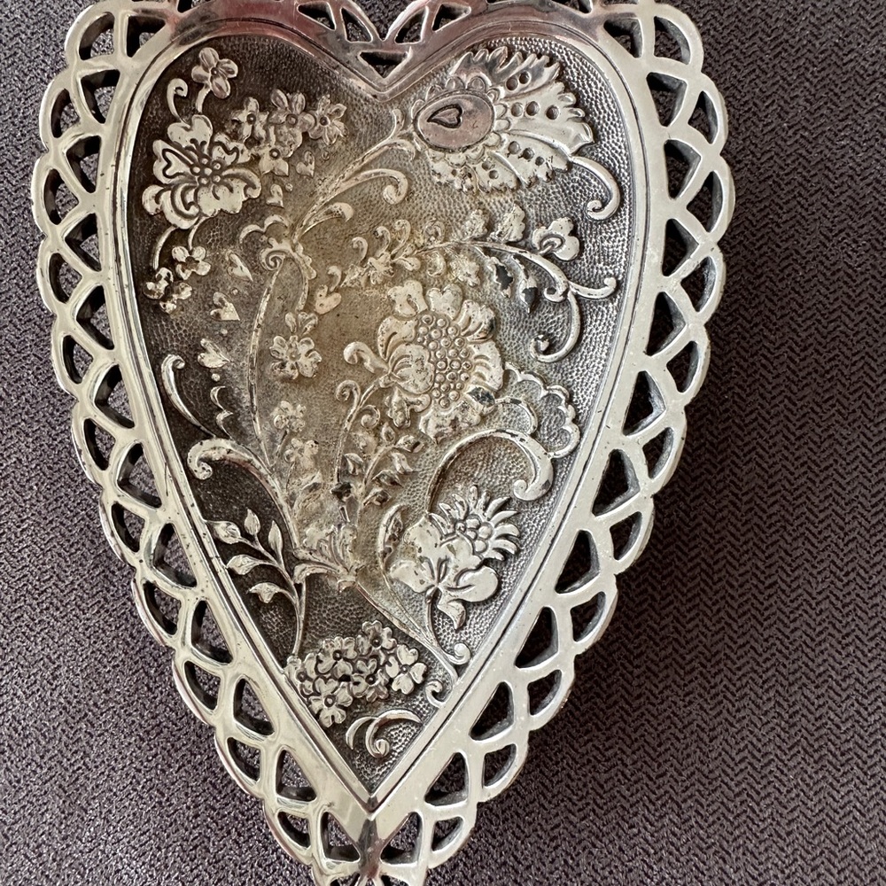 Brighton Garden Heart Trinket Tray.